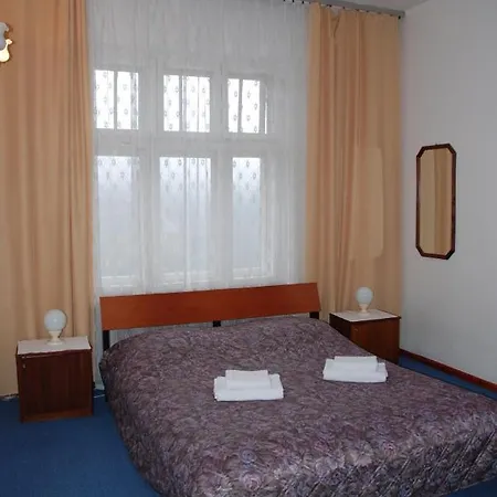 Czerwony Dwor 3*